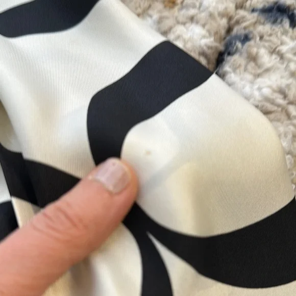 Vintage Valentino! Logomania black and white Blouse with detached tie/scarf - Picture 12 of 12